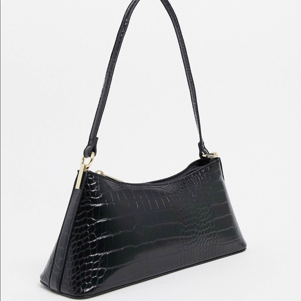 Black shoulder bag